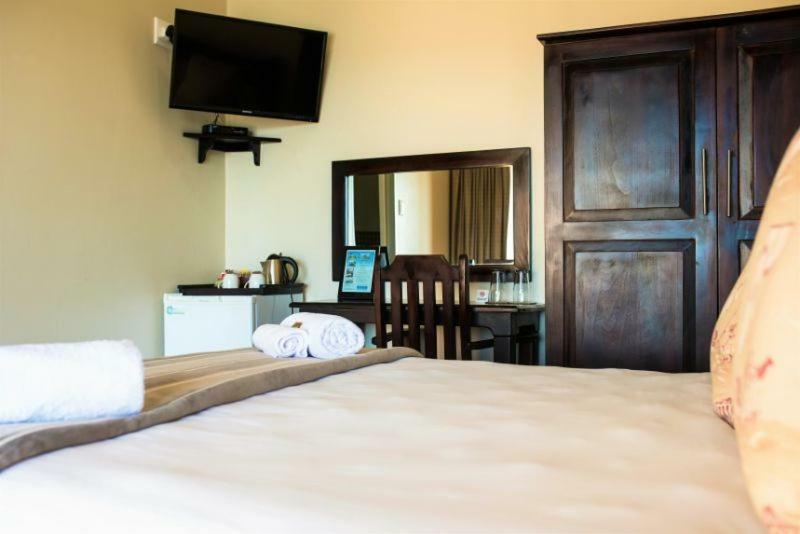 The Tides Inn Bed And Breakfast Durban Bagian luar foto