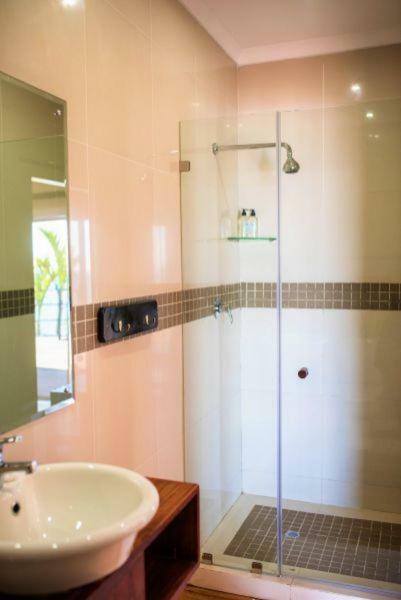 The Tides Inn Bed And Breakfast Durban Bagian luar foto